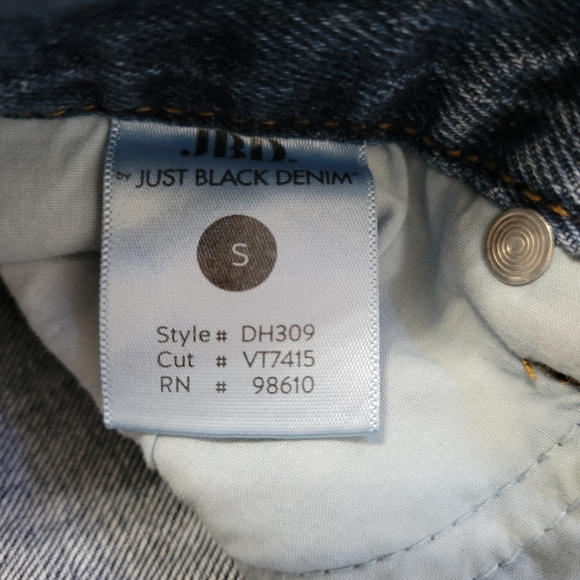 JBD Distressed Denim Shorts Size Small - Picture 5 of 6